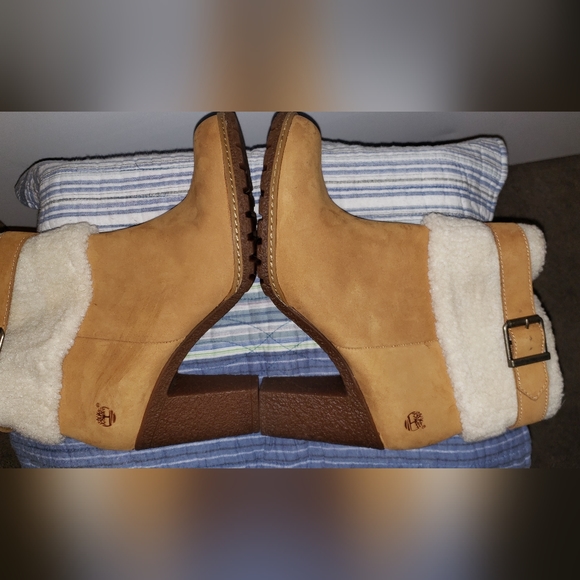 TIMBERLAND Glancy Fleece Fold Down ankle boots - NEW - Never got to wear them - Picture 3 of 4